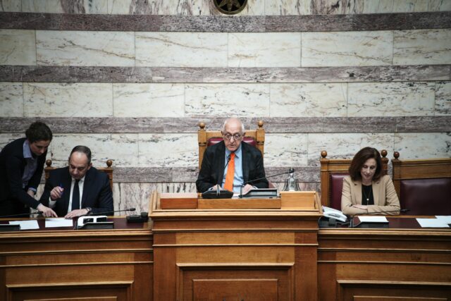 Τέμπη: Αίτημα των συγγενών θυμάτων στον Ν. Κακλαμάνη για τις δικογραφίες