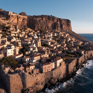 Μονεμβασιά SOS: Ένα κατασκευαστικό «τερατούργημα» απειλεί την αρχέγονη Καστροπολιτεία