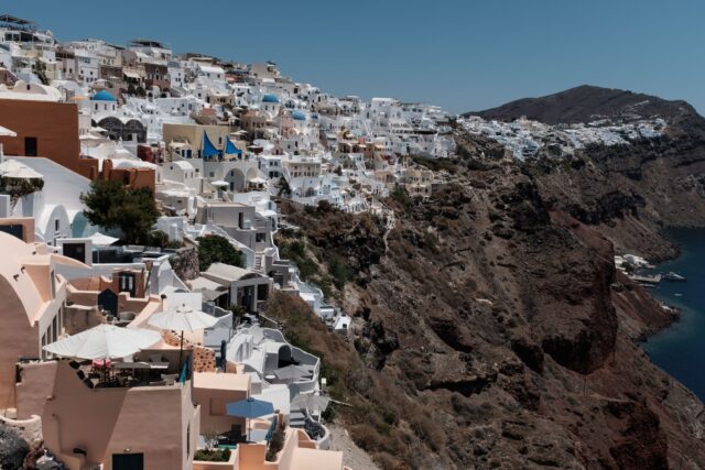 Σαντορίνη: Μήνυμα του 112 για κίνδυνο κατολισθήσεων