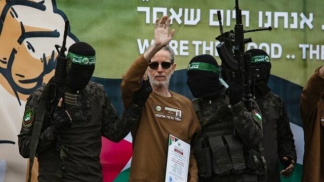 Σε νέα ανταλλαγή Ισραηλινών ομήρων με Παλαιστινίους κρατούμενους προχώρησαν σήμερα η Χαμάς και το Ισραήλ