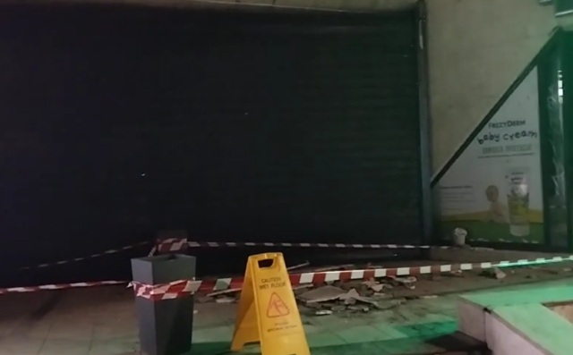 Θεσσαλονίκη: Κατέρρευσε τμήμα οροφής στην είσοδο εμπορικού κέντρου στο Πανόραμα