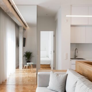 Ένα πρώην γραφείο 41 τ.μ. στο Παγκράτι μετατράπηκε σε λειτουργικό διαμέρισμα