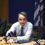 Επίσκεψη του πρωθυπουργού στο υπουργείο Υποδομών και Μετοφορών