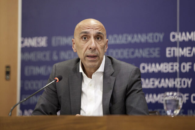 Παραιτήθηκε ο Γιάννης Μπρατάκος από την ΚΕΕΕ