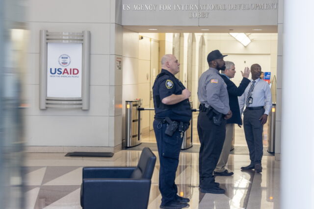 ΗΠΑ: Η κυβέρνηση Τραμπ περικόπτει το 83% των προγραμμάτων της USAID