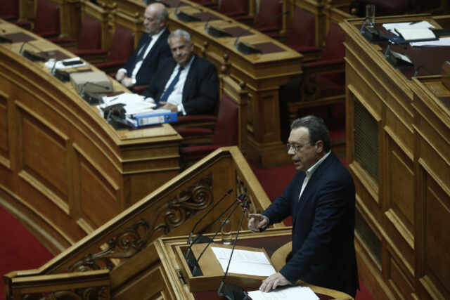 Βουλή – Σ. Φάμελλος: «Παραιτηθείτε εδώ και τώρα κύριε Μητσοτάκη»