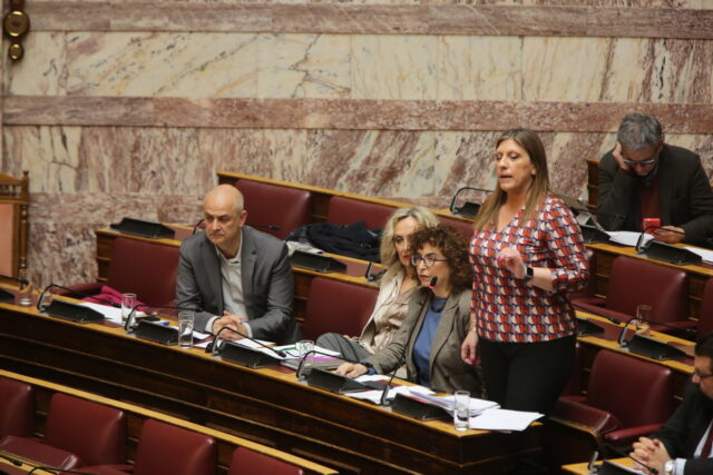 Επίκαιρες ερωτήσεις της Ζωής Κωνσταντοπούλου προς τον υπουργό Προστασίας του Πολίτη