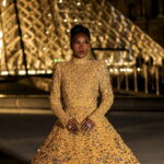 Η εκθαμβωτική εμφάνιση της Doechii στο «Le Grand Dîner du Louvre»