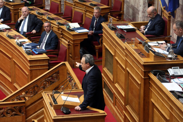 Πρόταση δυσπιστίας – Σ. Φάμελλος στον Ά. Σκέρτσο: «Εδώ έχετε έρθει να απολογηθείτε»