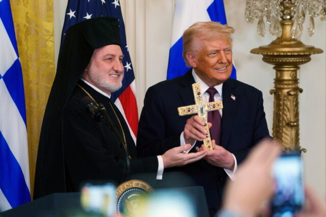 ΗΠΑ: O Τραμπ υποδέχθηκε την ελληνική ομογένεια για την 25η Μαρτίου