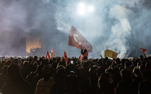 Τουρκία: Η λαϊκή διαμαρτυρία συνεχίζεται, ο Ερντογάν υπόσχεται «να μην υποχωρήσει»