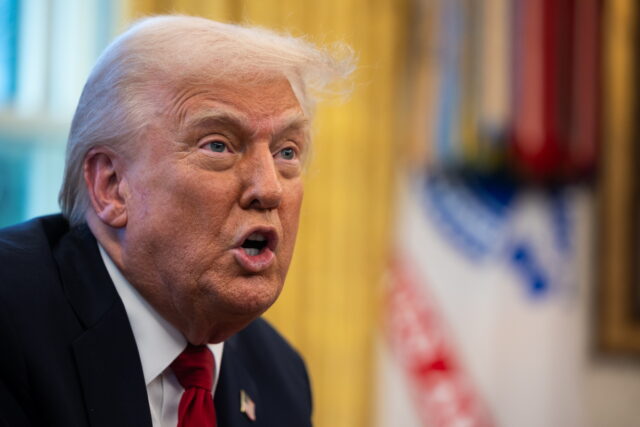 Οι ΗΠΑ πιέζουν την ΕΕ να μειώσει μονομερώς τους δασμούς της