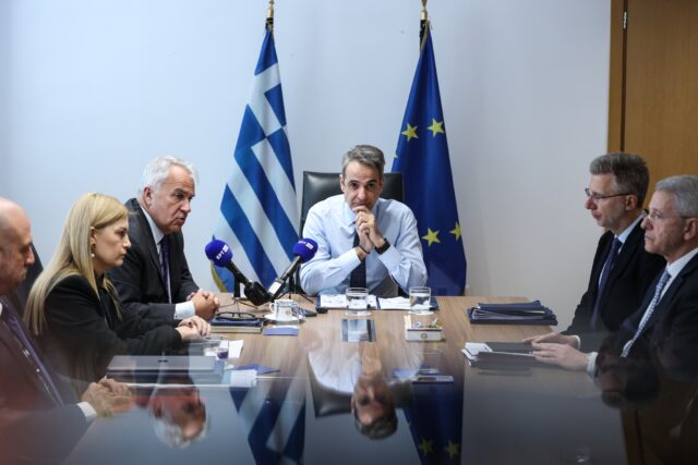 Κυρ. Μητσοτάκης: Επίσκεψη του πρωθυπουργού στο υπουργείο Μετανάστευσης και Ασύλου