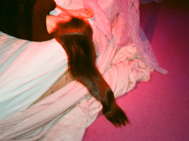 Taking up Space – μια pop up έκθεση που δίνει χώρο σε γυναίκες καλλιτέχνιδες