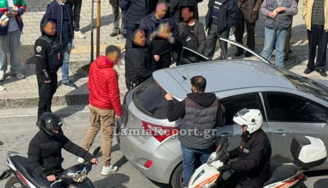 Λαμία: Αρχιμανδρίτης επιτέθηκε σε αστυνομικούς επειδή αφαίρεσαν τις πινακίδες από το αυτοκίνητό του
