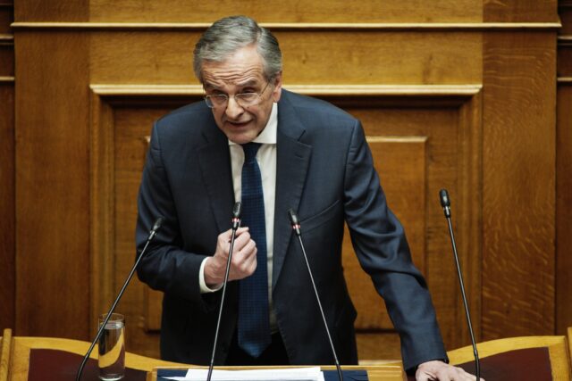 Πρόταση μομφής: Απέχει από την ψηφοφορία ο Αντώνης Σαμαράς