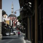 Ρόδος: Σε αναστολή καθηκόντων τέθηκαν πέντε υπάλληλοι της Πολεοδομίας