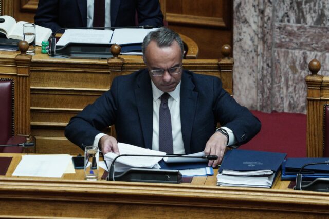 Πρόταση μομφής – Χρ. Σταϊκούρας: «Η οδηγία για την ασφάλεια των σιδηροδρόμων υπάρχει από το 2016»