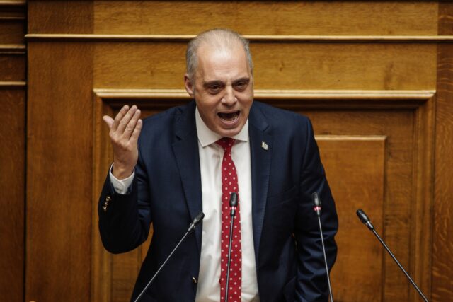 Πρόταση δυσπιστίας – Κυρ. Βελόπουλος: «Η κυβέρνηση έχει κάνει πρωτάθλημα το ψέμα, δεν θα γλιτώσετε τη φυλακή»