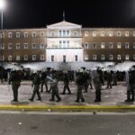 Σύνταγμα: 14 άτομα συνελήφθησαν χθες στα επεισόδια