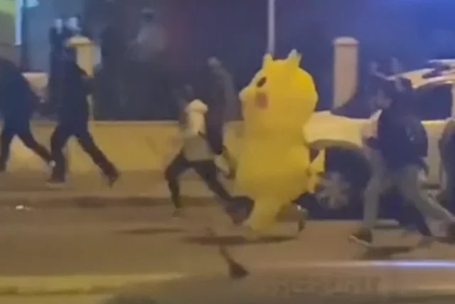 Τουρκία: Στις διαδηλώσεις για τον Ιμάμογλου και ο «Pikachu» [BINTEO]