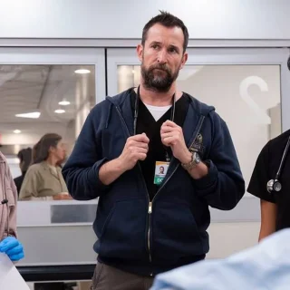 Είναι το The Pitt ικανό να ρίξει το ER και το Grey’s Anatomy από τον θρόνο των «ιατρικών» σειρών;