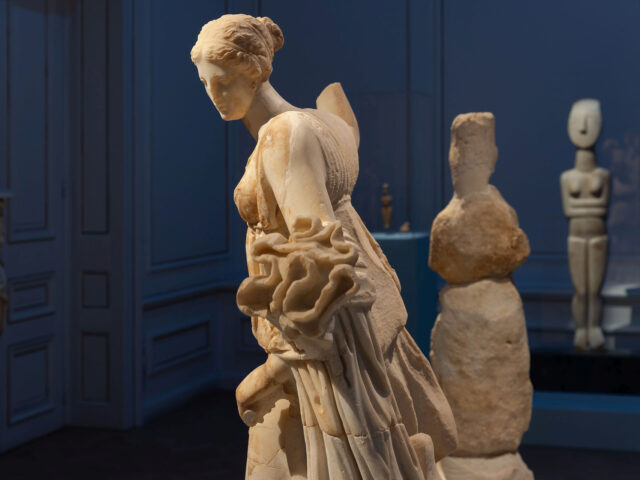 Η έκθεση: «Κυκλαδίτισσες: Άγνωστες ιστορίες γυναικών των Κυκλάδων» θα εγκαινιάσει το ανακαινισμένο Μουσείο της Θήρας