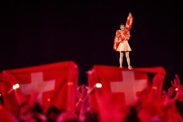 Eurovision 2025: Η ΕΒU απαγορεύει στους διαγωνιζόμενους να φέρουν σημαίες Pride