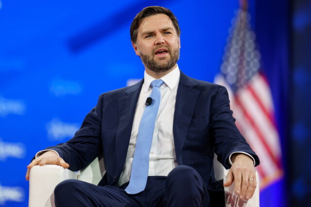 ΗΠΑ: Ο Τζέι Ντι Βανς λέει ότι υπάρχει «μεγάλη πιθανότητα» για εμπορική συμφωνία με το Ηνωμένο Βασίλειο