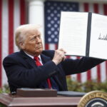 ΗΠΑ: Παγκόσμιο σοκ από τους δασμούς Τραμπ