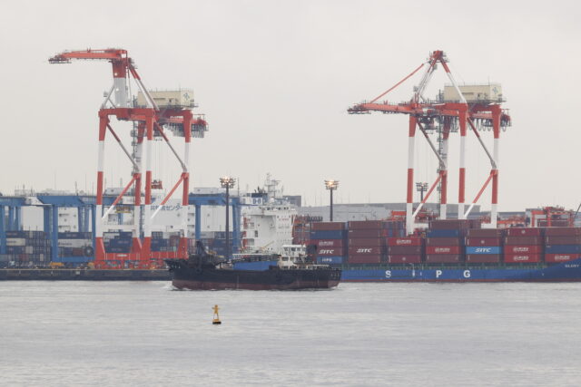 Εμπορικός πόλεμος: ΗΠΑ και Κίνα μειώνουν τους δασμούς για 90 ημέρες