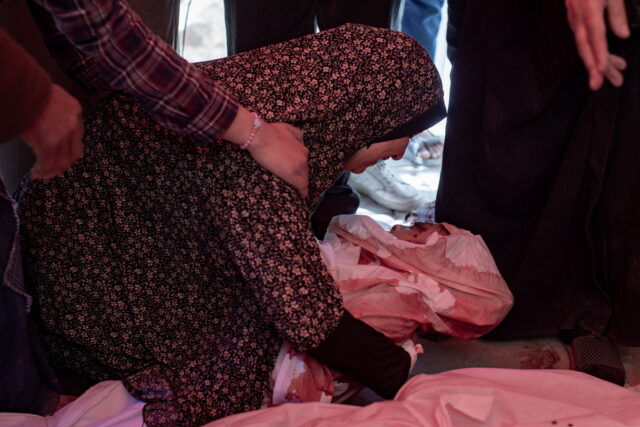 Νέοι πολύνεκροι αεροπορικοί βομβαρδισμοί του Ισραήλ στη Γάζα