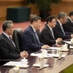 Εμπορικός πόλεμος: Το Πεκίνο δηλώνει ανοικτό σε συζητήσεις με την Ουάσινγκτον