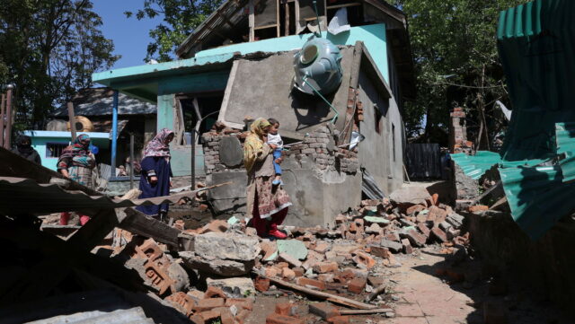 Ινδία: Ο στρατός κατέστρεψε τα σπίτια δύο υπόπτων για την επίθεση στο Κασμίρ