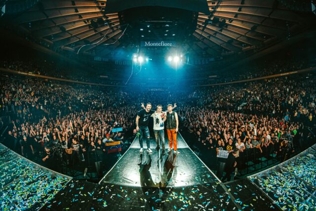 Οι Muse αναβάλλουν τη συναυλία τους στην Κωνσταντινούπολη