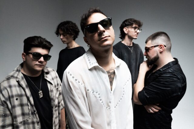 Οι Royal Arch παρουσιάζουν ζωντανά το πολυαναμενόμενο ντεμπούτο άλμπουμ τους