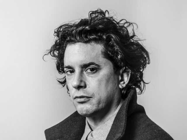 Ο Χιλιανός συγγραφέας Benjamin Labatut στην Κεντρική Σκηνή της Στέγης