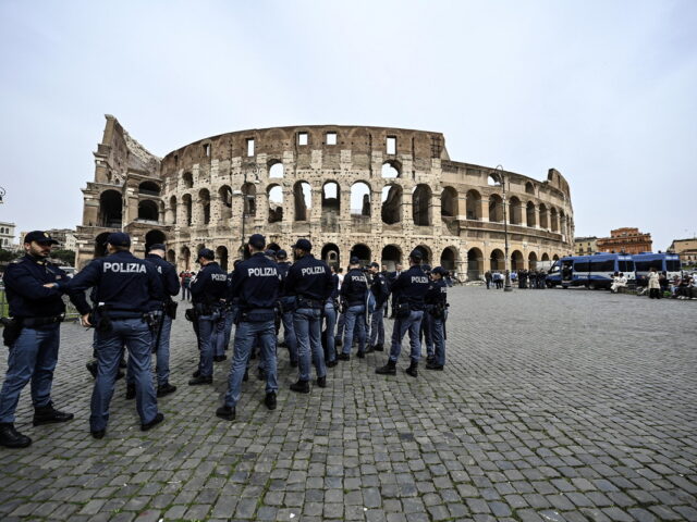 Ιταλία: Πρόστιμο 20 εκατ. ευρώ για «μαύρη αγορά» εισιτηρίων στο Κολοσσαίο