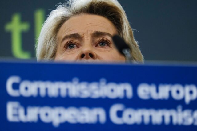 Δασμοί: Σε τεντωμένο σχοινί οι διαπραγματεύσεις ΕΕ–ΗΠΑ για το εμπόριο