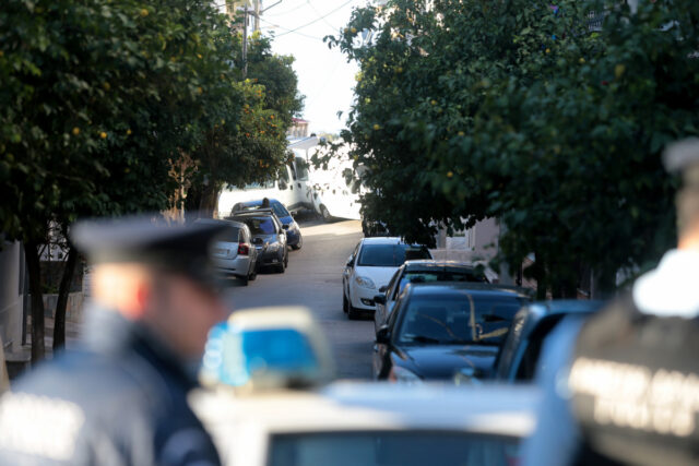 Εξαρθρώθηκε συμμορία που διέπραττε κλοπές, πλαστογραφίες και λαθρεμπόριο οχημάτων