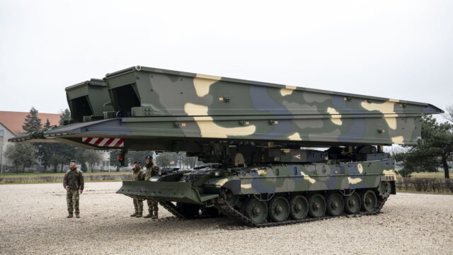 Η Ευρώπη εξοπλίζεται: 150 δισ. ευρώ για την κοινή άμυνα μέσω του «SAFE» – Ανοιχτή πόρτα και για Τουρκία