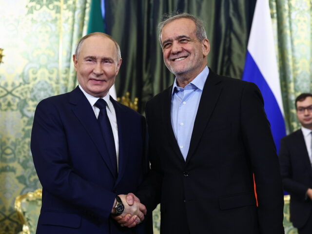 Σε ρόλο «διαμεσολαβητή» για το Ιράν ο Πούτιν