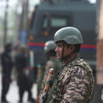 Ινδία: Δεκατρείς άμαχοι νεκροί και 59 τραυματίες από πακιστανικά πυρά – Έκρηξη στη Λαχόρη του Πακιστάν