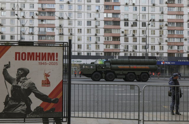 Ρωσία: Εκατοντάδες πτήσεις ακυρώθηκαν ή καθυστέρησαν μετά από ουκρανικές επιθέσεις με drones