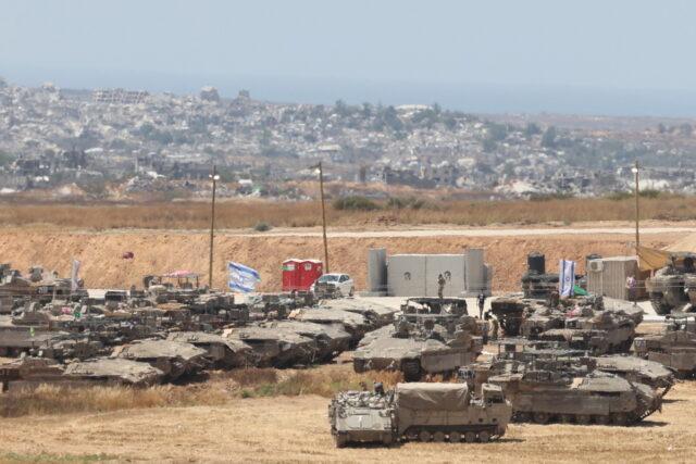 Το Ισραήλ σφυροκοπά τη Λωρίδα της Γάζας – Περισσότεροι από 80 νεκροί