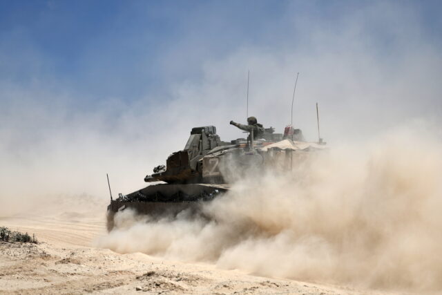 Η Βρετανία αναστέλλει τις εμπορικές διαπραγματεύσεις με το Ισραήλ