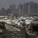 Γάζα: Πολύνεκρος ισραηλινός βομβαρδισμός σε καταυλισμό εκτοπισμένων