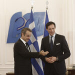 Συνάντηση Μητσοτάκη – Χούκστρα: «Η Ελλάδα στην πρώτη γραμμή της πράσινης μετάβασης»