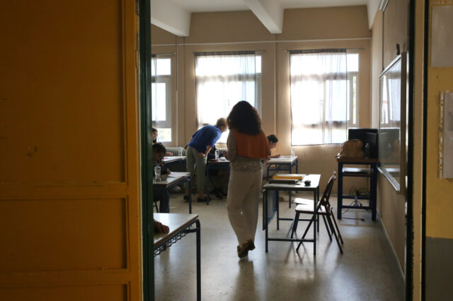 Πανελλαδικές Εξετάσεις 2025: Μηδενισμοί γραπτών σε Ρέθυμνο και Ηράκλειο λόγω κινητών