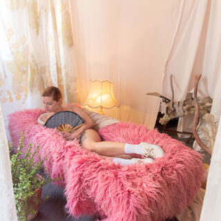 Pure Breeze: Μια έκθεση φωτογραφίας σαν ερωτικό γράμμα σε μια φευγαλέα στιγμή